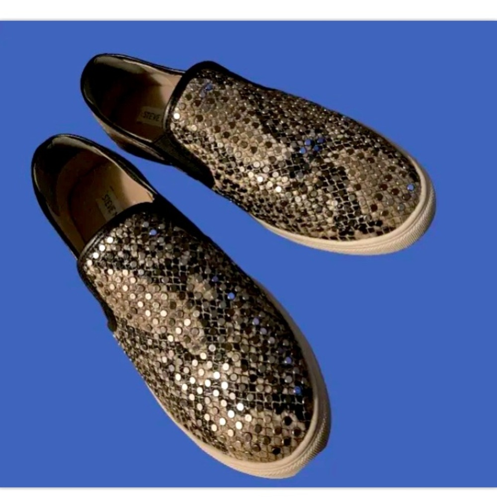 Steve Madden Women's Coulter Studded Slip On Sneaker Black SZ 9.5B